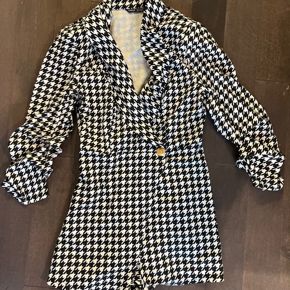 Shawl collar skort houndstooth romper - Picture 2 of 2